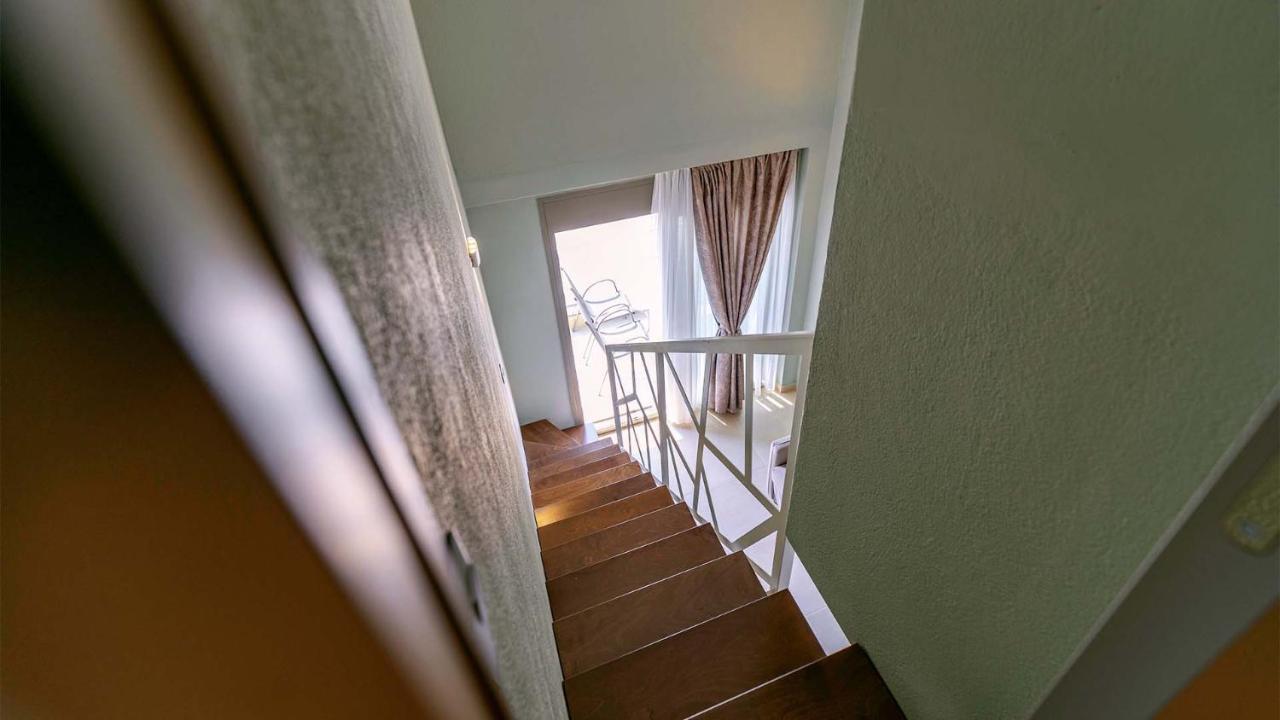 Estelle Family Luxury Apartments & Suites Gerakini Exterior foto