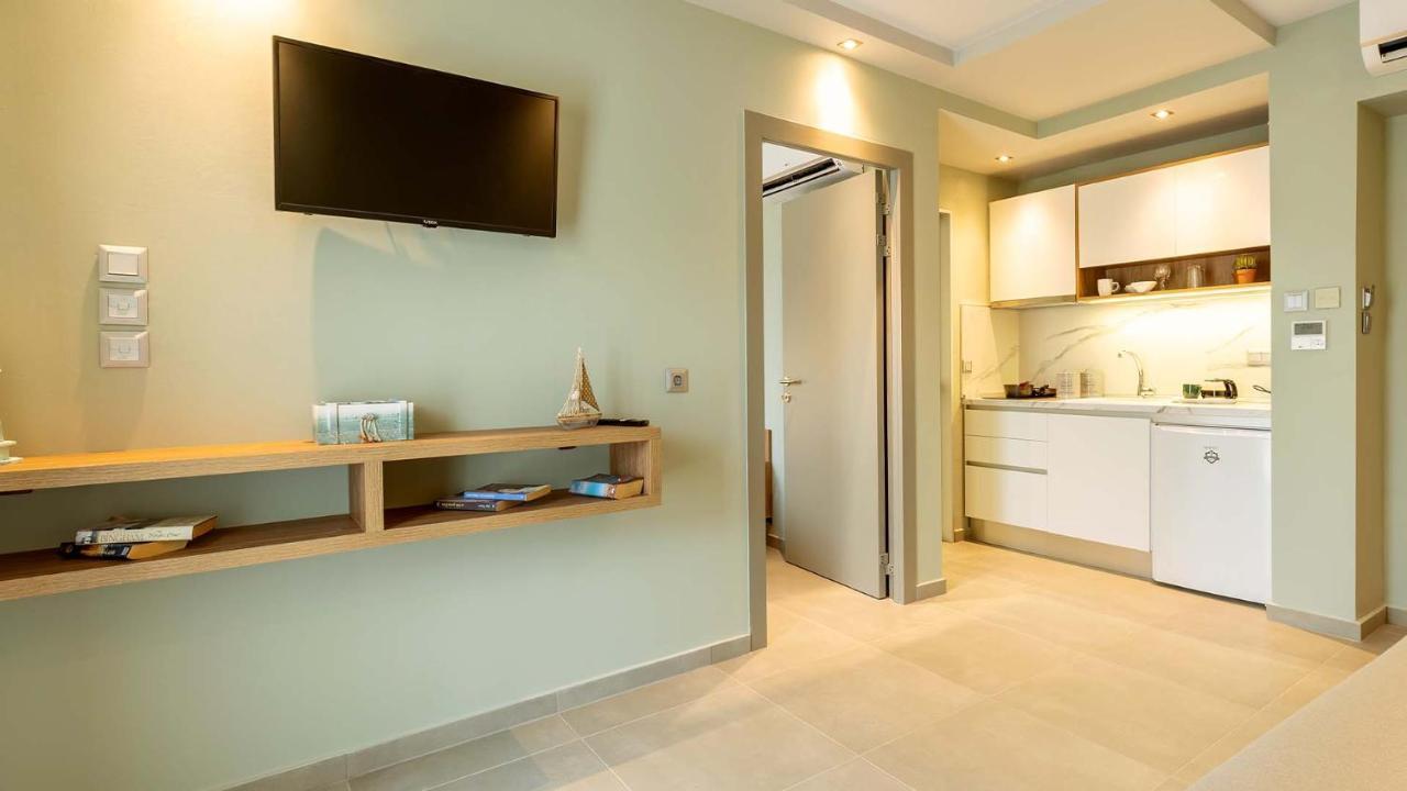 Estelle Family Luxury Apartments & Suites Gerakini Exterior foto