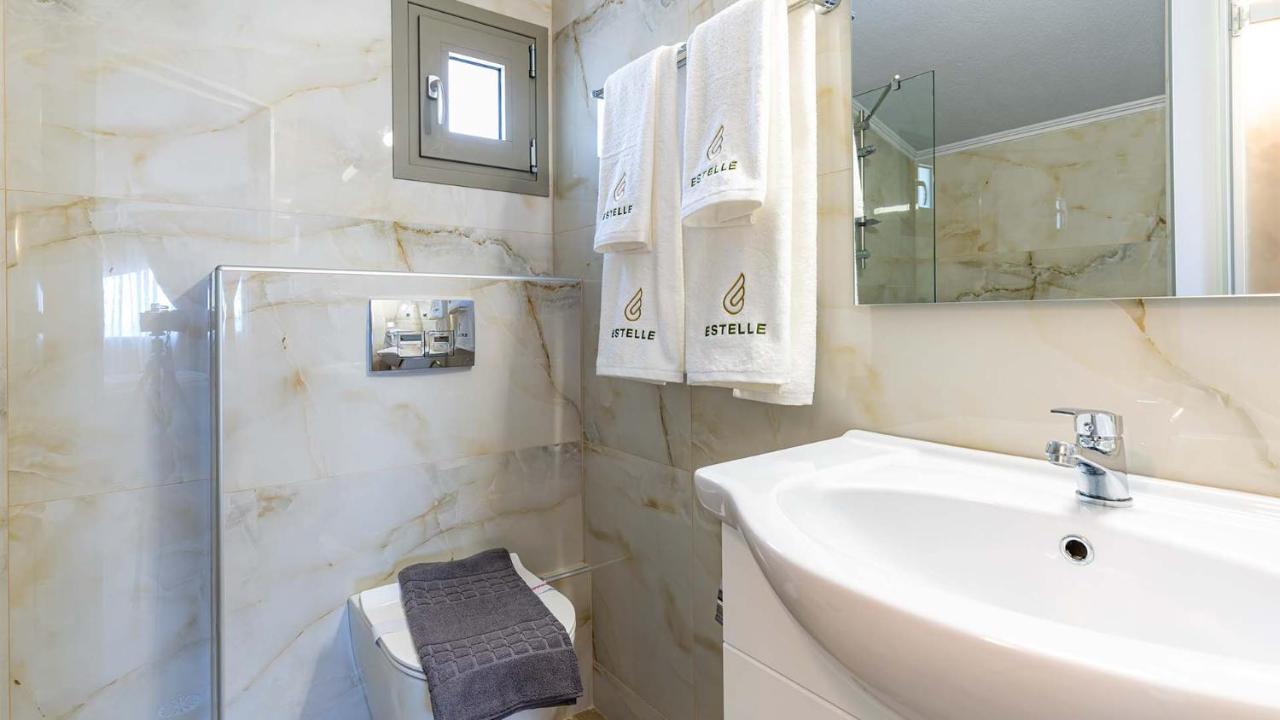 Estelle Family Luxury Apartments & Suites Gerakini Exterior foto